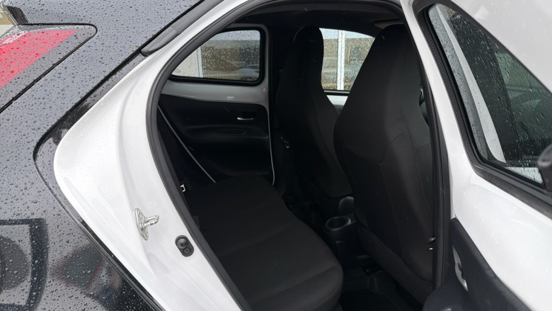 Toyota Aygo X 1.0 VVT-i Edge 5dr Petrol Hatchback